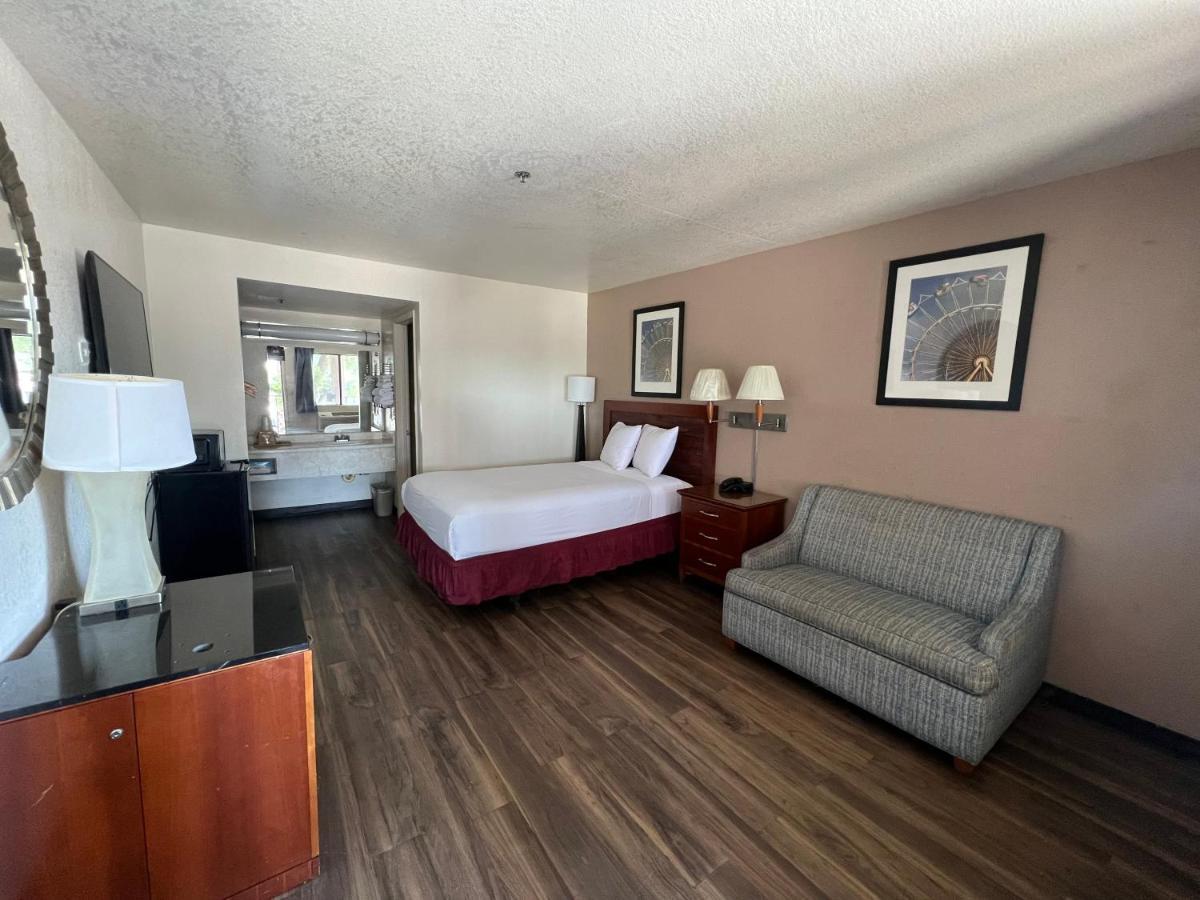 Fresno Inn Экстерьер фото